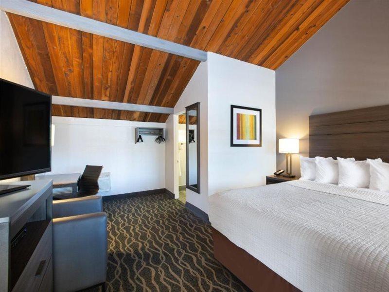 Days Inn By Wyndham יוקיה מראה חיצוני תמונה